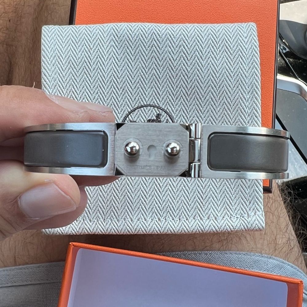 Hermes Sac a Depeches bracelet - Etain Mat color. Size T6